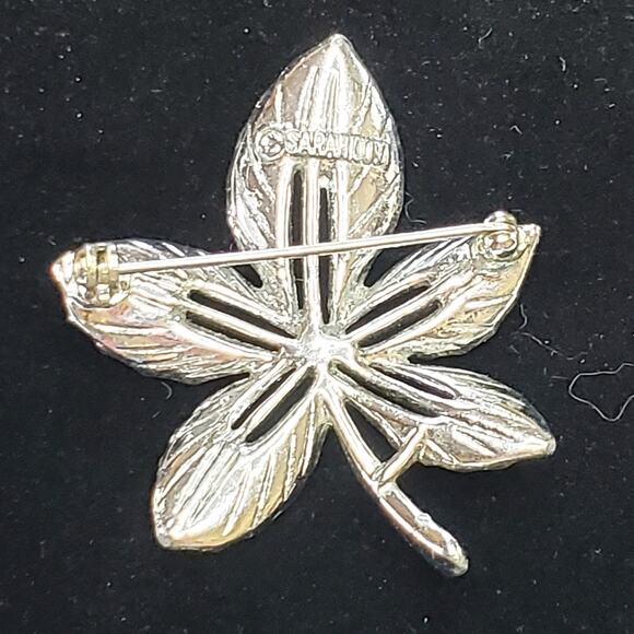 Sara Coventry Leaf Silver Tone Bow Unsigned Brooch Pin 1" Vtg - Picture 2 of 5